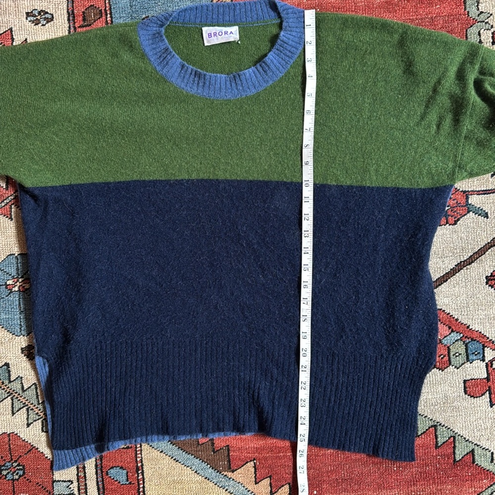 Brora 100% Women’s Cashmere Green and Navy Sweater, size M/L - Picture 9 of 12